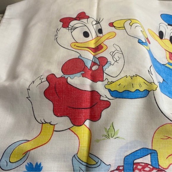 Vtg Set of 2 Disney Pillowcases Mickey Mouse Donald Daisy Duck Pluto Picnic - Picture 5 of 7